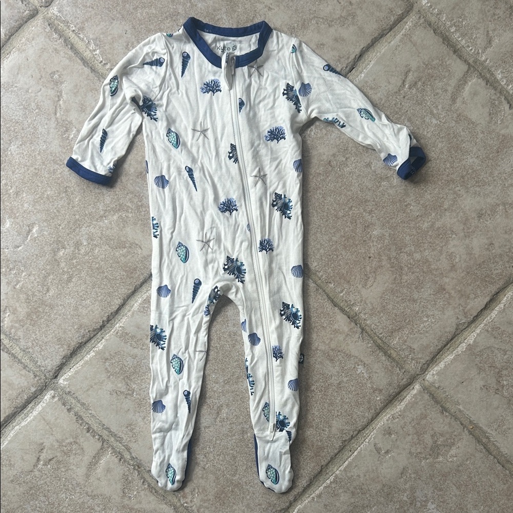 Kyte BABY Blue and White Seashells Footed Onesie